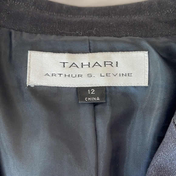 Tahari Arthur S. Levine Women’s Blazer - Picture 4 of 5